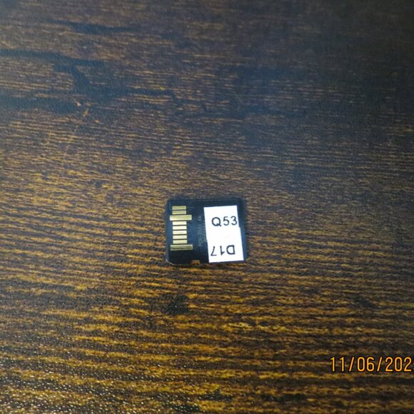 Sony Genuine PS Vita 4GB Memory Card - Picture 2 of 3